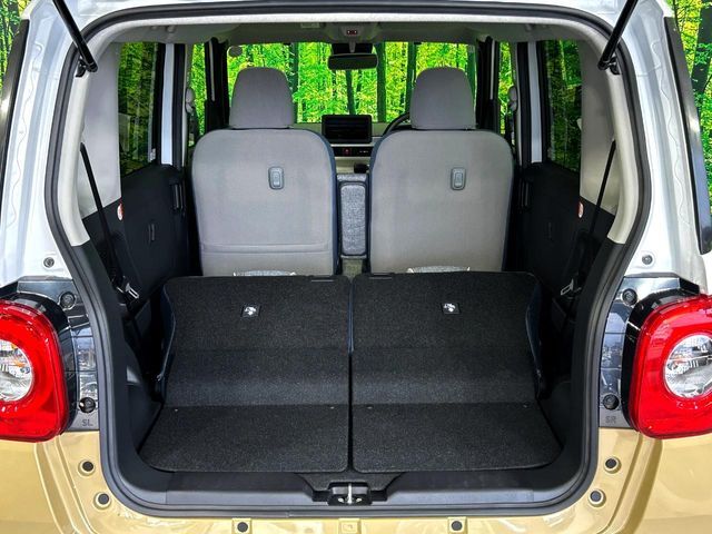 普段のお買い物や通勤、送迎等に十分な荷室スペースを確保しております。セカンドシートを倒すと、大きな荷物の積載も可能です♪