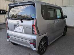 まるごとクリーニング施工済車両、シートを取り外して室内全体をくりしてます。