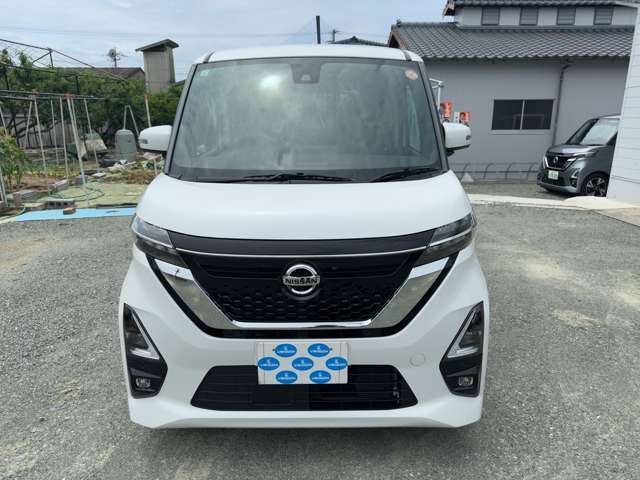当店では、販売、整備、車検、板金、保険業務を行っております。お車のことならなんでもご相談ください。