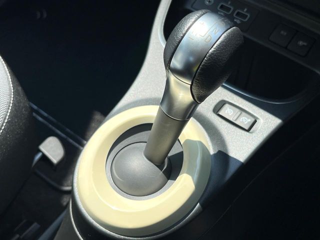 ●MTモード付きAT：通常は自動でおこなわれる変速（ギアチェンジ）をドライバーの操作によって意図的に変えられるシステムです。より一層普段のドライブをお楽しみいただけます！