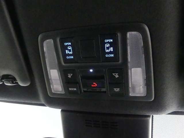 ワンタッチでパワースライドドアを開閉できますよ。