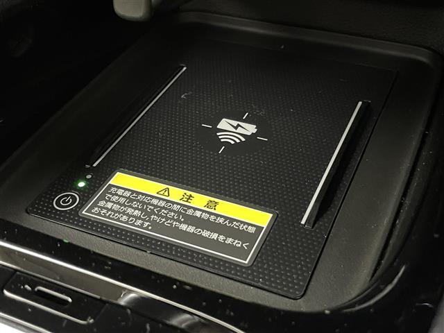 【フロアマット】車内を綺麗に保つのには必須のアイテムです。当店ではフカフカな新品マットも絶賛取り扱い中！ぜひご相談くださいませ。