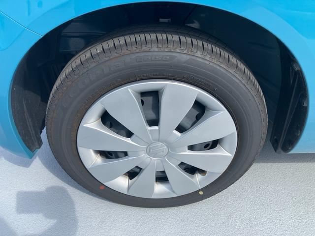 フットワークの軽い、運転ラクラクの足回り。タイヤの溝も、まだまだ！くわしくはスタッフへ。