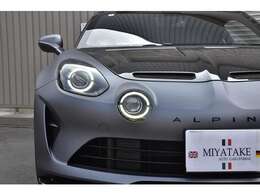 【徹底した納車前点検】ご納車前に、担当整備士と営業担当がエンジン、ミッション、エアコン等、内装の計器一つまで全て細かく点検を行い、約100キロの走行テストを夜間、高速走行を含め実施致しております。