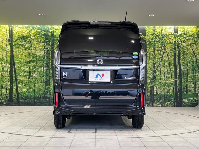 安心の最長10年・走行無制限保証（有償）をご用意。保証内容も充実はもちろん、無料点検＆オイル交換や、年中無休の全国・24時間ロードサービスも付帯されておりますのでご安心下さい。