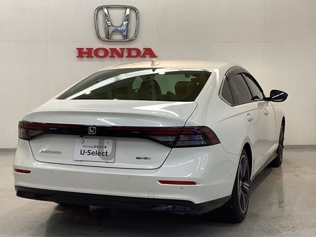 【Honda認定中古車 U-Select】　は3つの安心をお約束します。　1　Hondaのプロが整備した安心。 2　第三者機関がチェックした安心。　3　購入後もHondaが保証する安心。