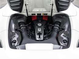 3.9L　V8ツインターボエンジン。720PSを発揮します。