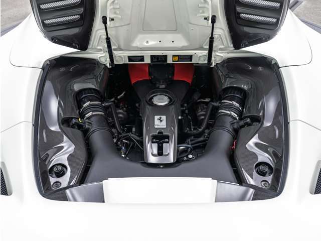 3.9L　V8ツインターボエンジン。720PSを発揮します。