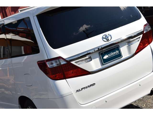 スモークメッキガーニッシュがアクセントとなっております♪　☆電車にてお越しの場合、事前にご連絡を頂けましたら、最寄り駅【JR小針駅】もしくは、【JR新潟駅】までお迎えに上がらせて頂きます☆