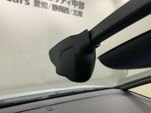 万が一の事故のときもドライブレコーダーがあると安心です。ご利用になる場合は個人情報保護の観点より新品の対応SDカードをお求め下さい。