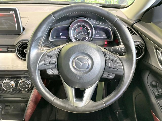【ステアリングスイッチ】運転中、前方から目線をそらすことなく、オーディオ等の操作が可能な便利機能！安心＆快適なドライブを演出してくれます♪