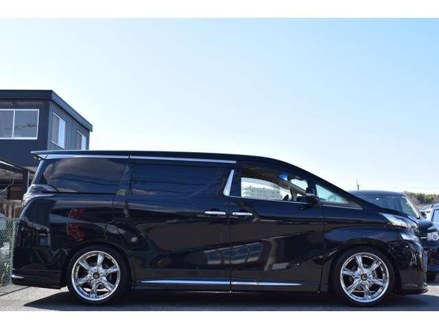【オリジナルカスタム受付中】車の購入は人生の中でも1大イベント。やっぱり自分好みの車に乗りたいものです。どうせなら購入時に自分色に染めてみませんか？ご相談受付中です。