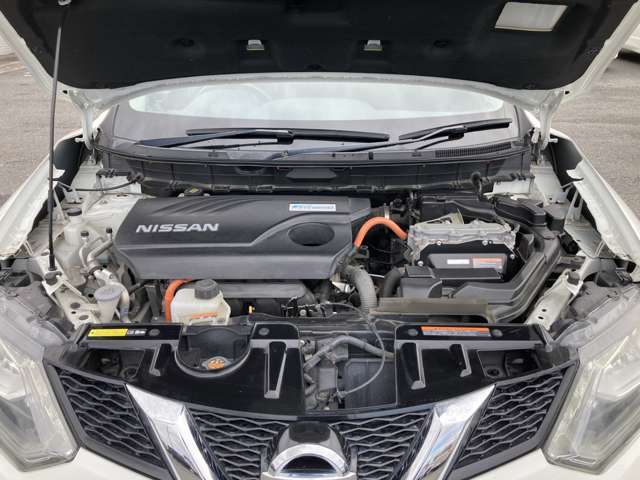 エンジンルーム内の綺麗さが、「状態の良さ」を物語っておりますね！