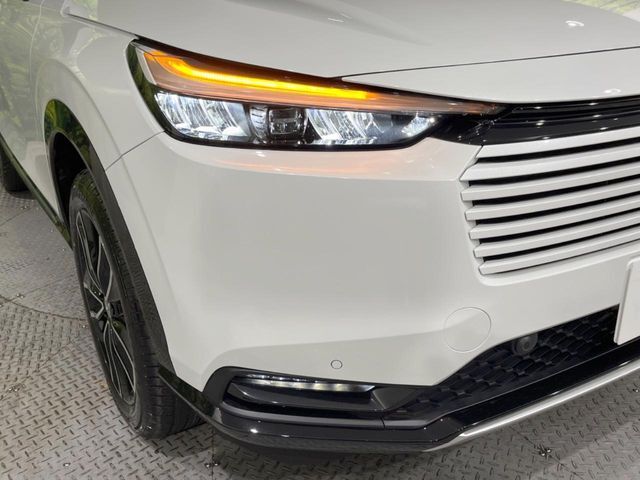 【シーケンシャルターンランプ付きLEDヘッドライト】人気の『流れるウィンカー』付きのLEDヘッドライトを装備♪高級感はもちろん、点灯時は存在感たっぷりで他車からも認識されやすく安心です。