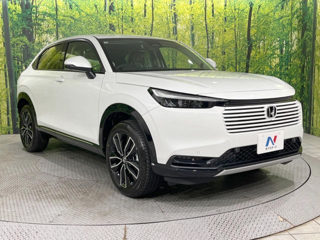 高透明度のガラス皮膜で撥水はもちろん、上質なツヤ・光沢を実現。紫外線や酸性雨から大切な愛車を保護し、色あせ・劣化を防止。「弾スプラッシュコート」、「弾プリミッサコート」からお選びいただけます。