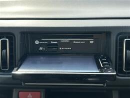 こちらオーディオ周りの写真になります。動作確認済みです。詳しい機能に関しましては装備欄を確認ください。車によっては多機能なナビなど、充実したオーディオがついている車両もあります。