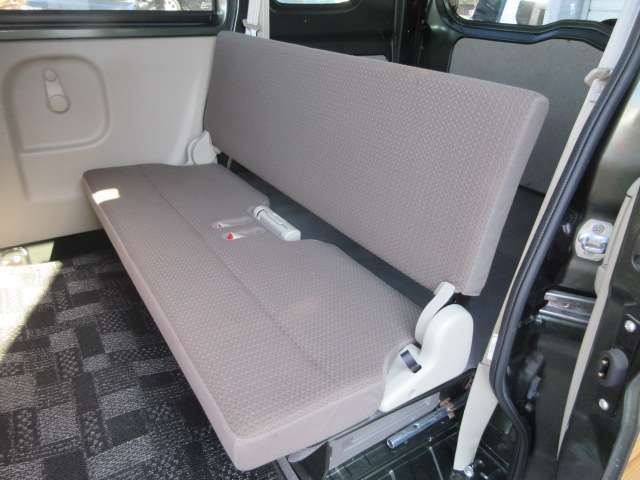 お客様に隅々まで見ていただけるよう展示車両は常に綺麗に仕上げております！お客様のご来店、スタッフ一同心よりお待ち申し上げます。