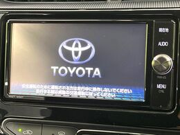 【純正ナビ】人気の純正ナビを装備しております。ナビの使いやすさはもちろん、オーディオ機能も充実！キャンプや旅行はもちろん、通勤や買い物など普段のドライブも楽しくなるはず♪
