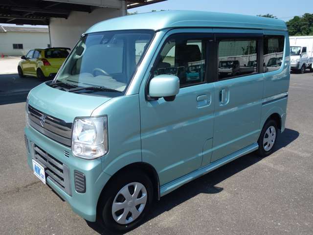ヘッドライト　コーティング施工も行っています。ヘッドライトが綺麗だとお車の印象も違います♪詳細はスタッフまでお問合せ下さい。