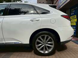 シャープな造形で高級感を演出！