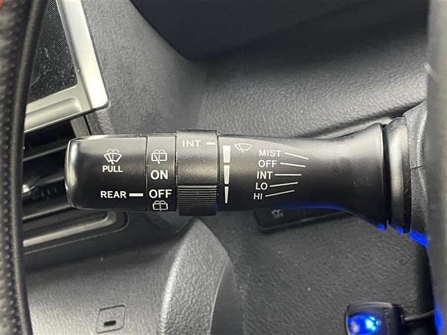 【ワイパー＆ウォッシャー】ワイパーを作動させたり、ウォッシャーを作動させたりすることができます。