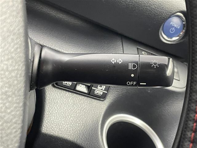 【ランプスイッチ】自動または手動でヘッドランプなどを点灯・消灯できます！