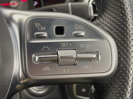 ●レーダークルーズコントロール：前の車との車間距離を一定にとりつつ、一定速度で自動走行してくれる次世代のクルーズコントロール！主に高速道路や自動車専用道路で使用する便利な機能です！