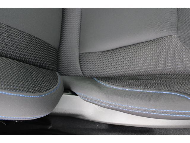 どうしても痛みの出やすい運転席シート右サイド部のアップ写真、すごくきれいな状態です※中古車のため使用感はあります、細かいスレなどが気になるかたは実車での確認がおすすめです