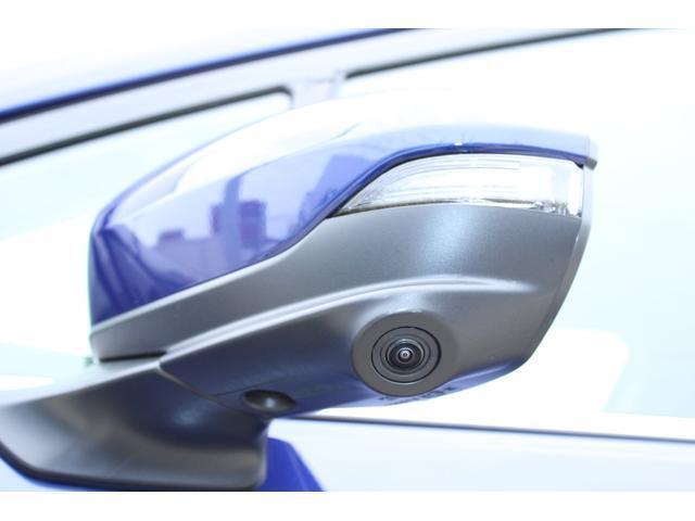 「サイドビューカメラ」も標準装備、運転席から見えづらい車の左前下方もディスプレイで確認できます