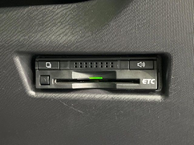 【ETC】高速道路の料金所をストレスなく通過！話題のスポットやサービスエリアに多い「スマートIC」利用時は必須のアイテムです。当店でセットアップを実施、ご納車当日からすぐにご利用いただけます！