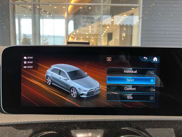 ◆ダイナミックセレクト◆標準設定のComfort、燃費性能優先のECO、スポーティなSport、ドライバーの好みでエンジン・トランスミッションなどを自由に設定できるIndividualが選択可能！