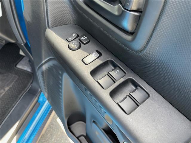 窓操作部の画像です。店舗にて現車の確認もいただけますので、お電話で在庫のご確認の上是非ご来店くださいませ！！！ワクワクするクルマ選びをご提案します！