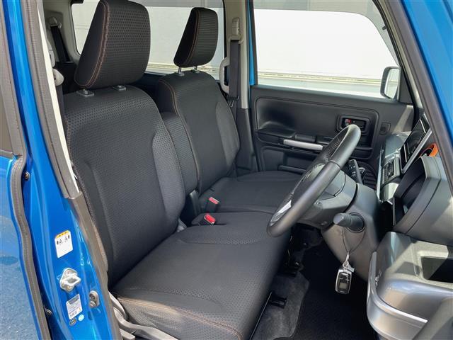 運転席の画像です。店舗にて現車の確認もいただけますので、お電話で在庫のご確認の上是非ご来店くださいませ！！！