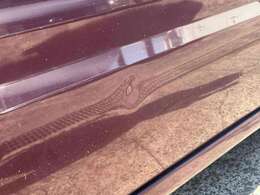 運転席側のドアに凹み有り