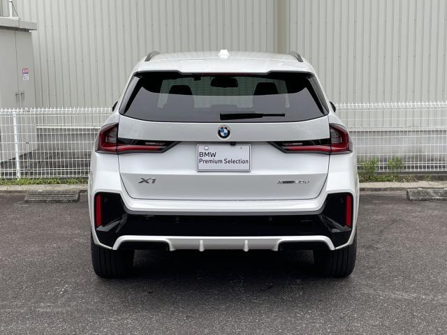 一目で伝わるBMW特有のスポーティーなプロポーションは、BMWの走行性能を生み出すのに欠かせない要因の一つです。細部まで拘りぬいたお車をぜひ一度ご覧ください！