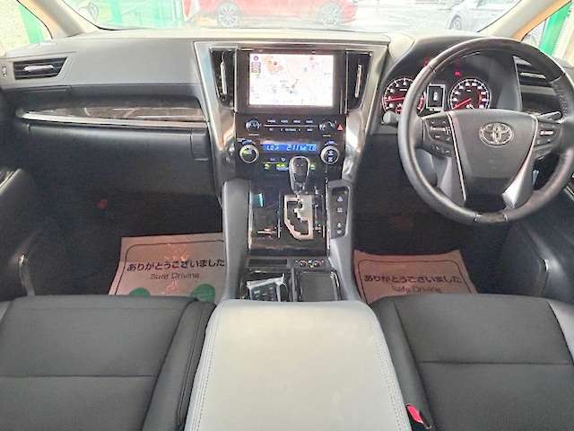 運転席廻りの画像です！操作スイッチ類も比較的に綺麗な状態です♪他に詳細画像をご希望の方はこちら！【1st@e-g-a.co.jp】へご連絡ください！