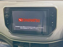 【メーカー純正ナビ】インテリアに溶け込むスタイリッシュな「専用設計」メーカーナビを装備♪視認性や操作性など基本性能にも優れ、より上質なカーライフをお楽しみいただけます。