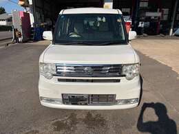 人気のパールホワイトです