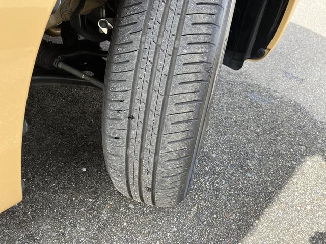 現在のタイヤの溝です。