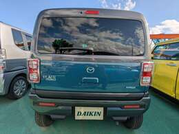 4WD！メモリーナビ！DVDビデオ再生！ブルートゥース！スマートキー！シートヒーター！ドアミラーヒーター！純正アルミ！アイドリングSTOP！セーフティサポート！レーダークルーズ！衝突警報！