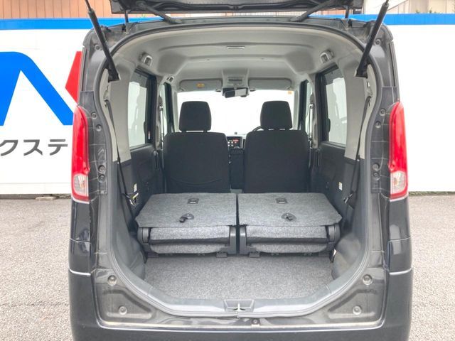 普段のお買い物や通勤、送迎等に十分な荷室スペースを確保しております。セカンドシートを倒すと、大きな荷物の積載も可能です♪