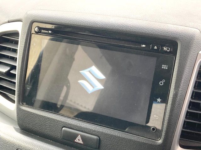 【フルセグTV付ナビゲーション】使いやすいナビで目的地までしっかり案内してくれます。各種オーディオ再生機能も充実しており、お車の運転がさらに楽しくなります！！