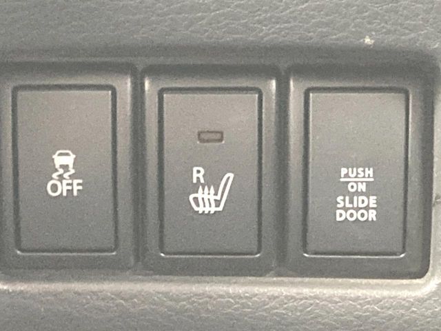 【シートヒーター】寒い日に重宝するシートヒーター！エアコンより早く温まってくれるので寒がりの人も安心ですね♪エアコンの温風は乾燥するから苦手、という方にもをおすすめです。