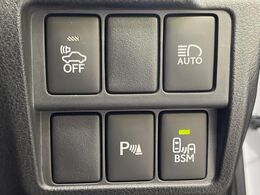 【クリアランスソナー】バンパーに付いたセンサーが障害物を検知！一定の距離に近づくとアラートで教えてくれます♪狭い駐車スペースや車庫入れ時も安心ですね☆