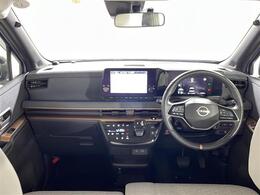 【インパネ全体】全方位で視界が広く、高い目線で運転もしやすいです！