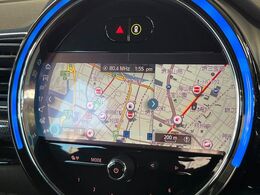 ●純正ナビ:一体感のあるナビは、高級感ある車内を演出してくれます。Bluetooth再生などオーディオ機能も充実しておりますので、運転もより楽しめます♪