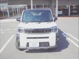 広い展示場には目移りしちゃうくらい軽・届出済未使用車が展示されてます