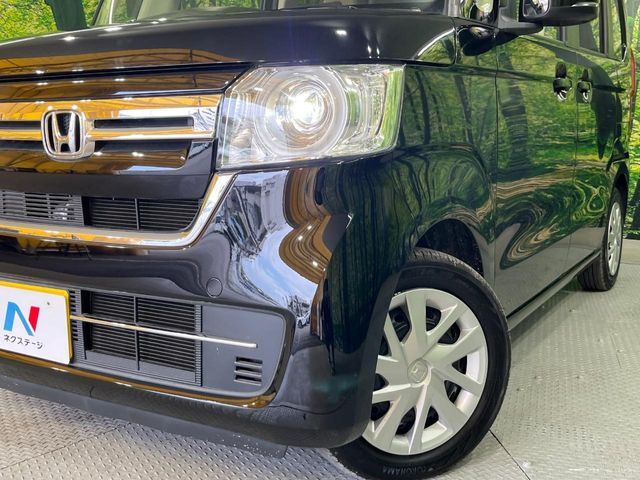 LEDヘッドライト】悪天候や夜間走行時も良好な視界を確保し安心して運転できる高輝度LEDヘッドライトを装備！点灯速度が早く、消費電力も抑えられています。