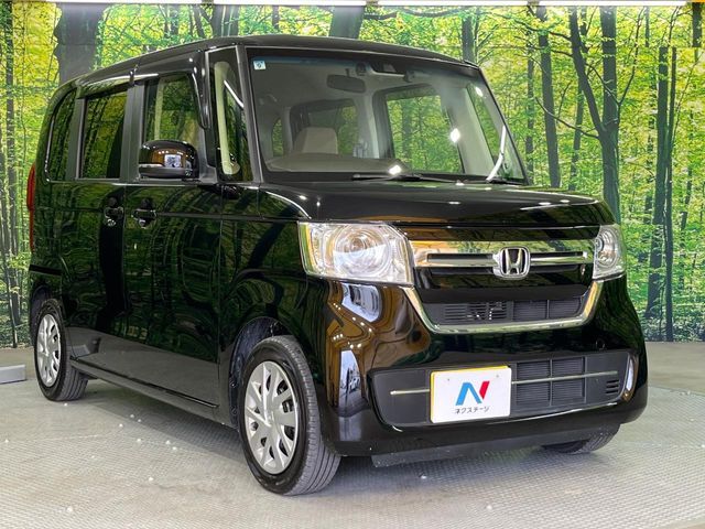 大好評のボディコーティング「弾スプラッシュコート」もご納車までに施工可能。通常のガラスコートと異なる、耐久年数6年の無機質ガラスコーティングが、ボディをキレイな状態に保ってくれます。