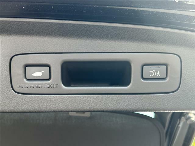 【パワーテールゲート（予約クローズ）】Hondaスマートキーを携帯して車両から離れると、自動でバックドアが閉まります！別途車両設定により、閉まった後に自動でキーロックさせることも可能です。